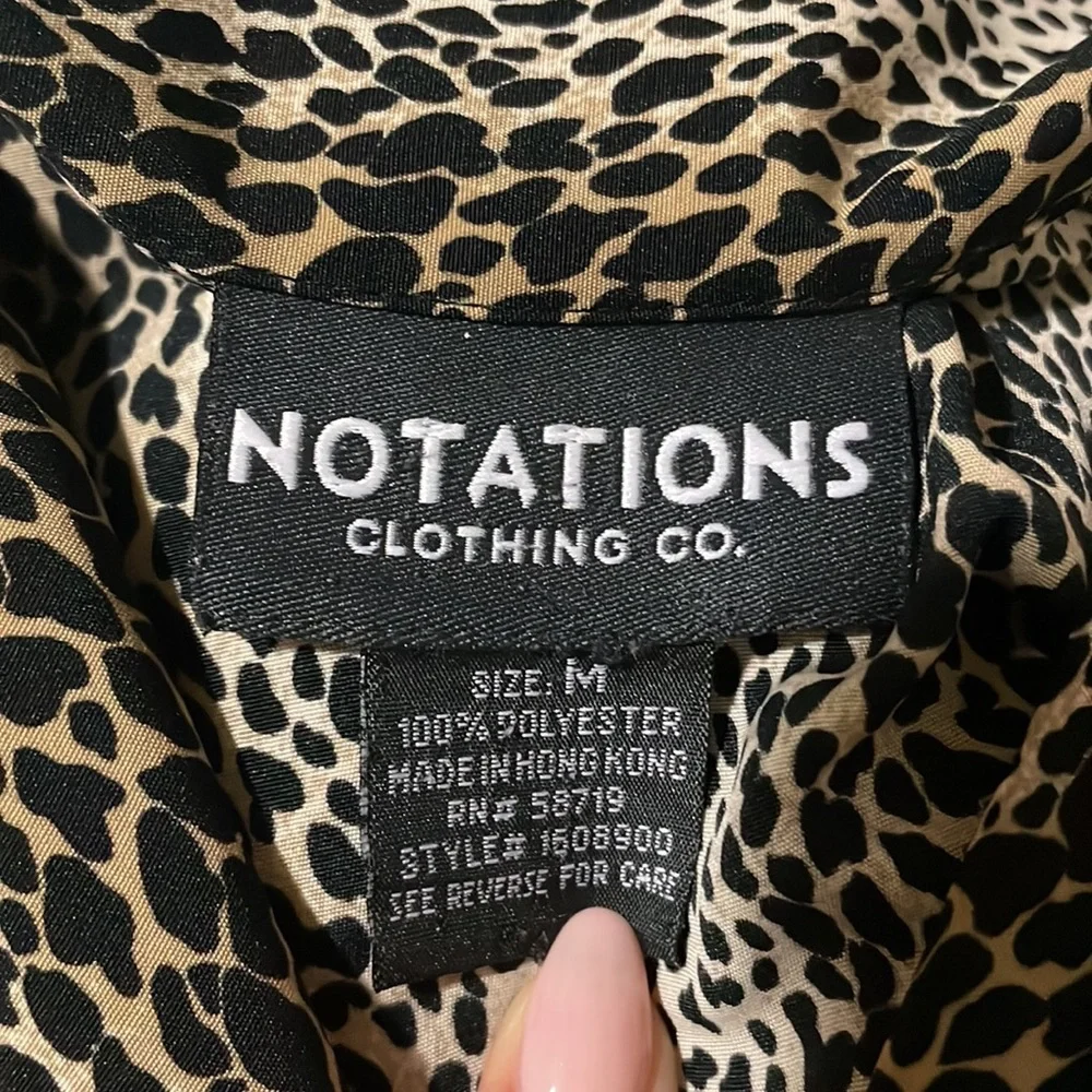 Leopard print button down - Picture 2 of 2
